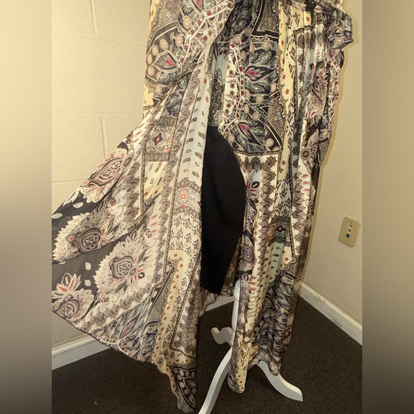 Made in Italy Silk Blend Faux Wrap Slit Silky Paisley Midi Dress Size Med. Chic - Picture 5 of 15